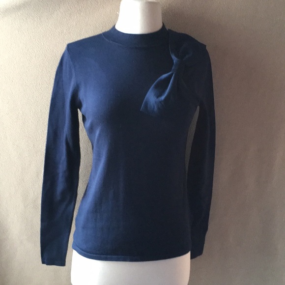 Ann Taylor Sweaters - Ann Taylor factory sweater NWOT